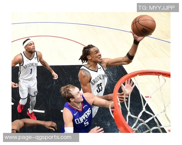 克拉克斯顿赛季数据亮眼场均131分75篮板4助攻14盖帽领跑全队